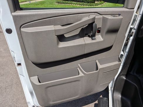 Used 2023 Chevrolet Express 3500 LS RWD image 26