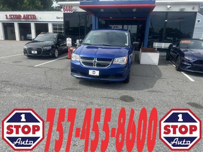 Used 2019 Dodge Grand Caravan SE w/ UConnect Hands-Free Group