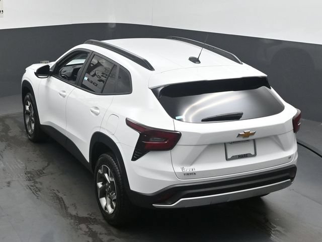 Used 2025 Chevrolet Trax LT FWD image 45