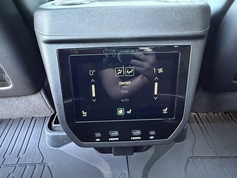 Used 2025 GMC Yukon Denali Ultimate image 20