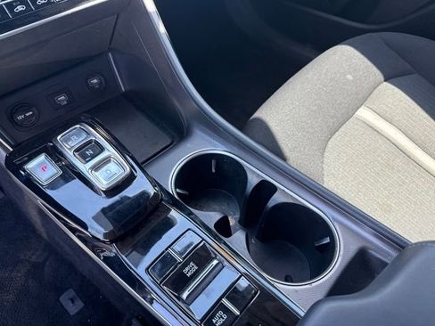 Used 2022 Hyundai Sonata SE w/ Preferred Accessory Package FWD image 14