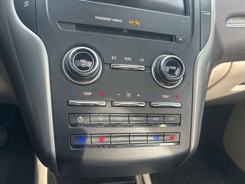 Used 2017 Lincoln MKC Reserve image 28