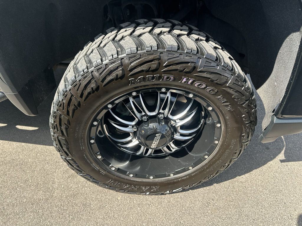 Used 2020 GMC Sierra 2500 AT4 w/ AT4 Premium Package AWD/4WD image 8