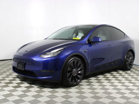 Used 2021 Tesla Model Y Performance image 3