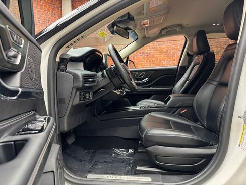 Used 2023 Lincoln Corsair AWD image 22