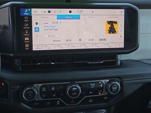 Used 2024 Jeep Wrangler Unlimited Sahara image 20