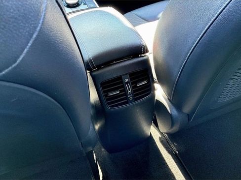 Used 2022 Kia Niro EX image 10