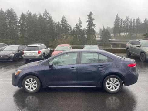 Used 2022 Toyota Corolla LE image 6