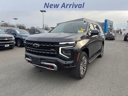 Certified 2025 Chevrolet Tahoe Z71 image 1