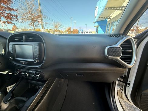 Used 2021 Kia Soul LX image 38