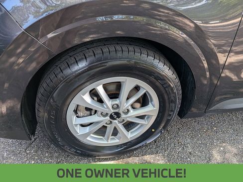 Used 2024 Kia Carnival LX FWD image 12