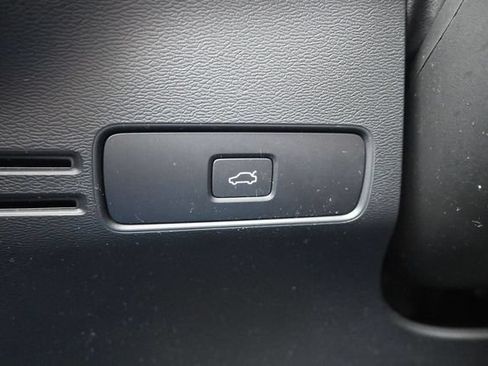 Used 2024 Volvo XC40 B5 Plus w/ Climate Package AWD/4WD image 29