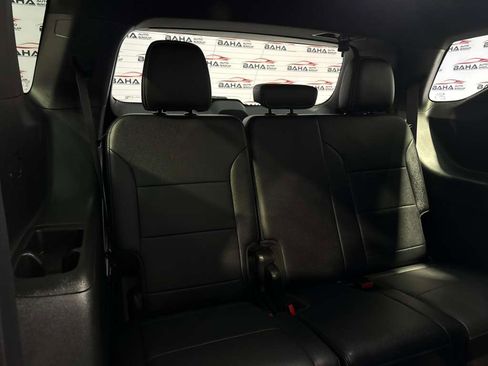 Used 2025 Chevrolet Traverse LT image 39