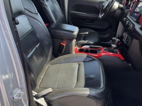 Used 2020 Jeep Wrangler Unlimited Sahara image 12