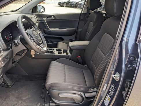 Used 2022 Kia Sportage LX image 6