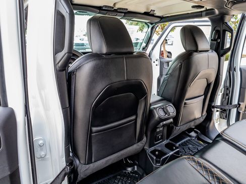 Used 2023 Jeep Gladiator Overland AWD/4WD image 31