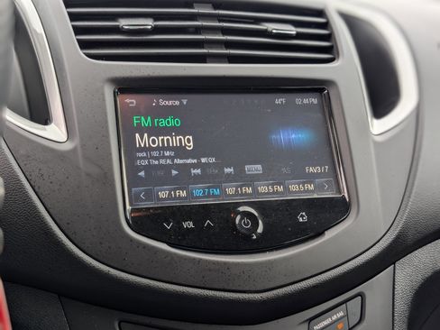 Used 2016 Chevrolet Trax LS image 17