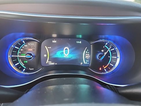 Used 2020 Chrysler Pacifica Limited image 13