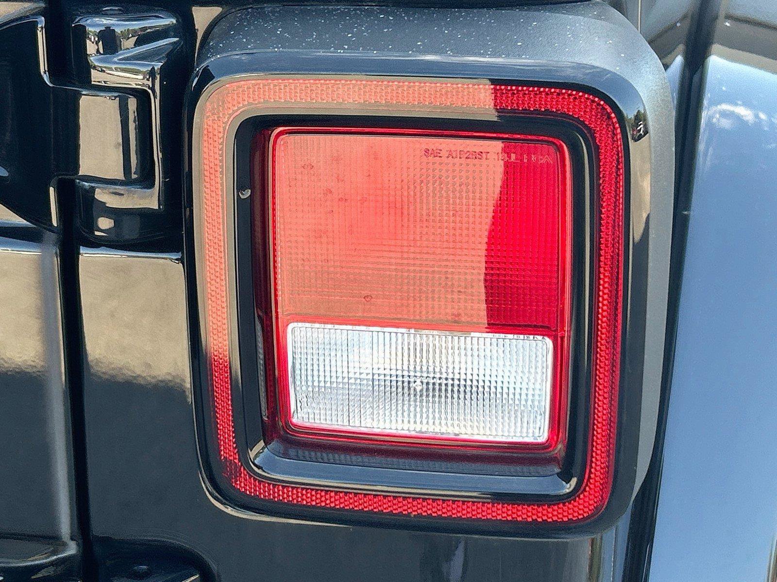 Used 2023 Jeep Wrangler Unlimited Sport AWD/4WD image 12