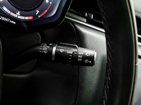 Used 2025 Land Rover Range Rover Sport SE image 32