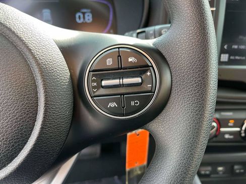 Used 2025 Kia Soul LX w/ LX Technology Package FWD image 18