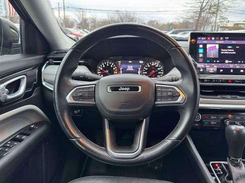 Used 2022 Jeep Compass Limited AWD/4WD image 19