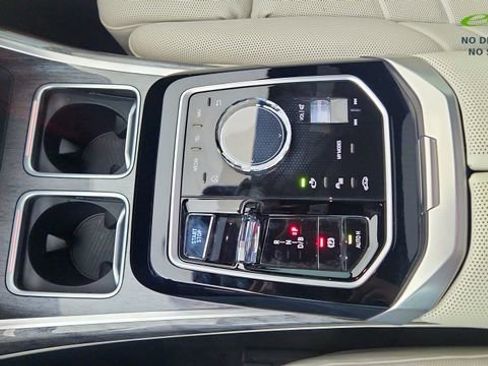 Used 2023 BMW i7 xDrive60 AWD/4WD image 58