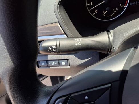 Used 2025 Nissan Altima 2.5 SV FWD image 10