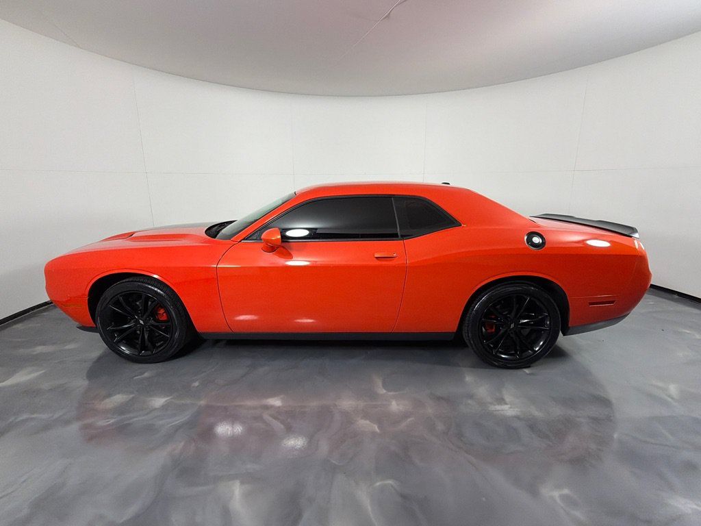 Used 2018 Dodge Challenger SXT w/ Blacktop Package RWD image 5