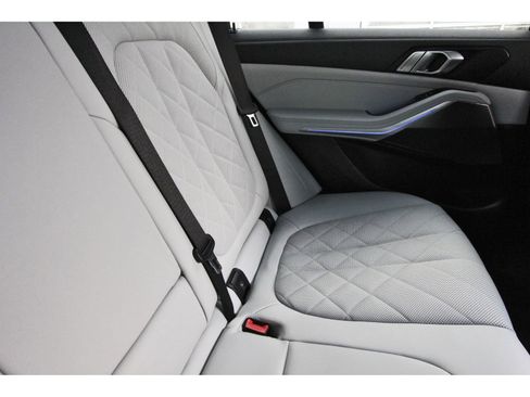 Used 2023 BMW X5 xDrive40i w/ M Sport Package image 15