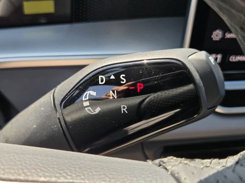 New 2026 Volkswagen Tiguan SE R-Line FWD image 27