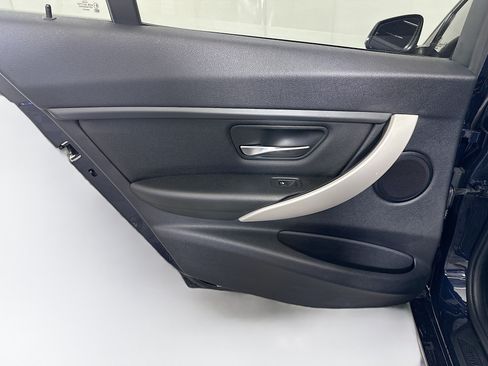 Used 2013 BMW 320i Sedan RWD image 24