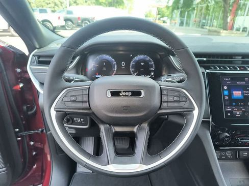 New 2025 Jeep Grand Cherokee L Altitude image 14