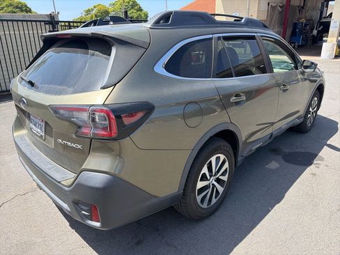 Used 2022 Subaru Outback Premium AWD/4WD image 5