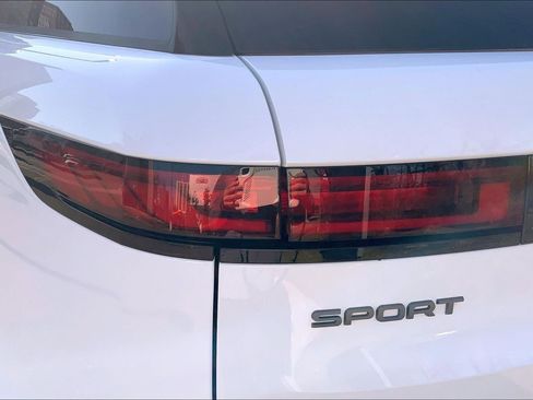 Used 2024 Land Rover Range Rover Sport SE AWD/4WD image 28