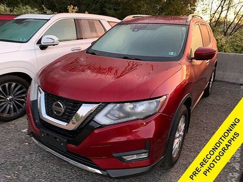 Used 2019 Nissan Rogue SV AWD/4WD image 1