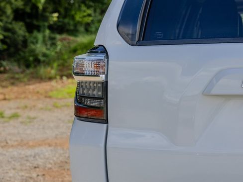 Used 2015 Toyota 4Runner SR5 Premium RWD image 9