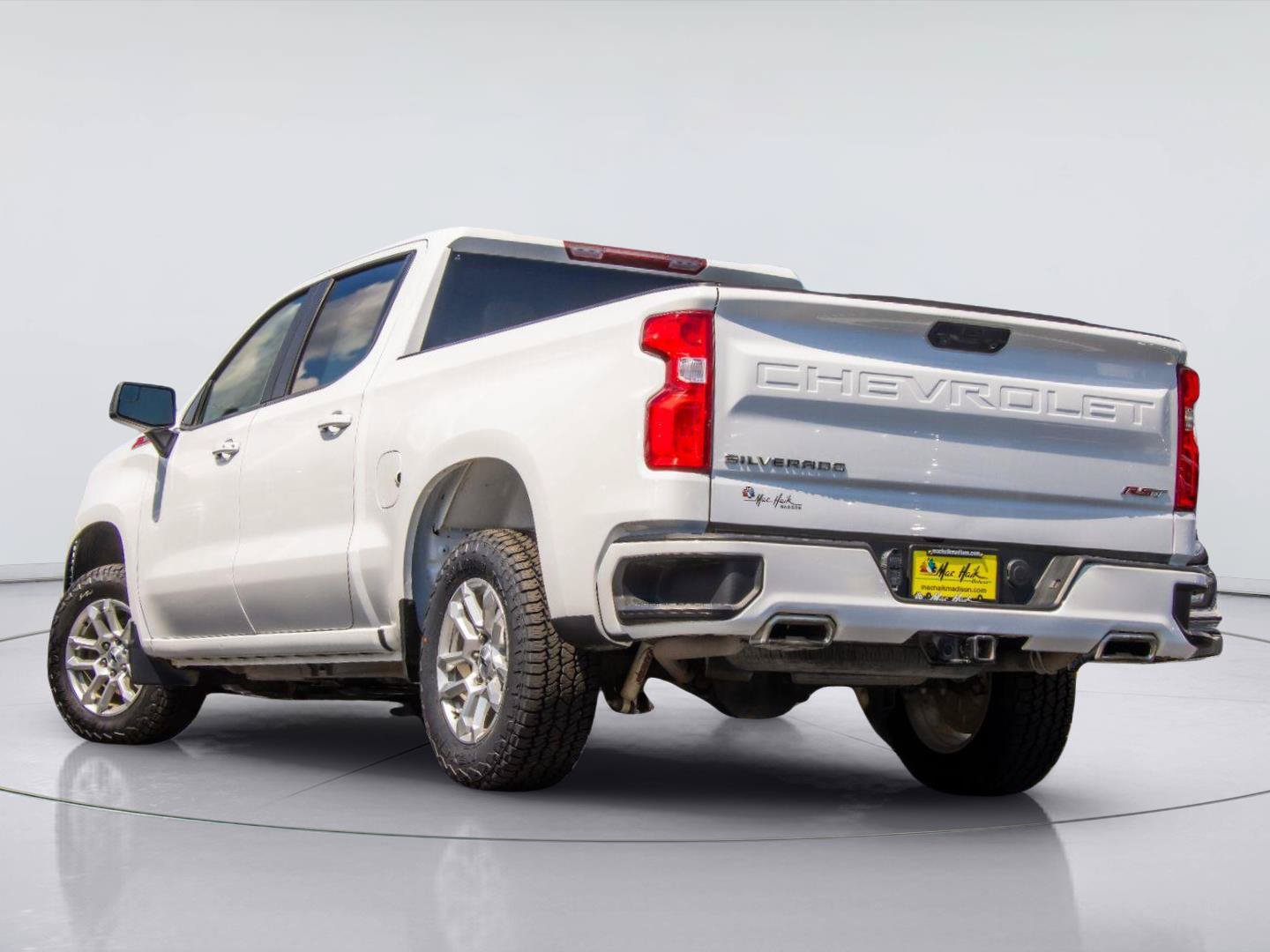 Used 2023 Chevrolet Silverado 1500 RST w/ Z71 Off-Road Package AWD/4WD image 3