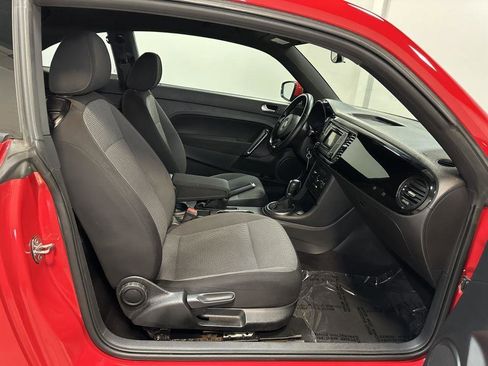 Used 2019 Volkswagen Beetle 2.0T S image 33