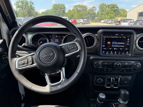 Used 2023 Jeep Wrangler Unlimited Sahara AWD/4WD image 41