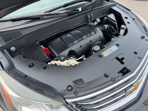 Used 2015 Chevrolet Traverse LT w/ Style and Technology Package AWD/4WD image 26