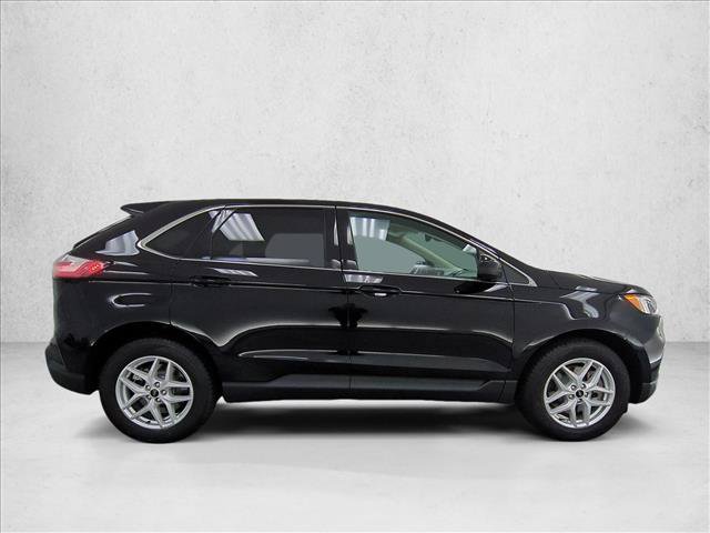 Used 2024 Ford Edge SEL AWD/4WD image 4