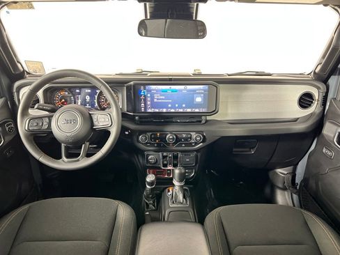 Used 2024 Jeep Wrangler Willys image 14