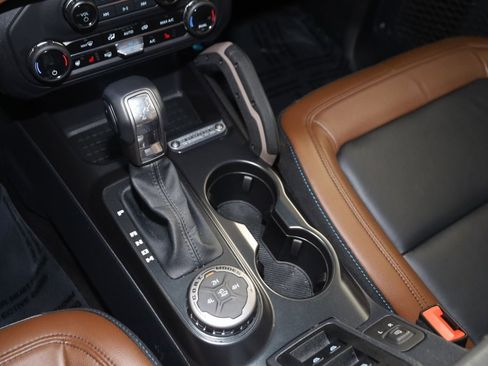 Used 2024 Ford Bronco Outer Banks image 27