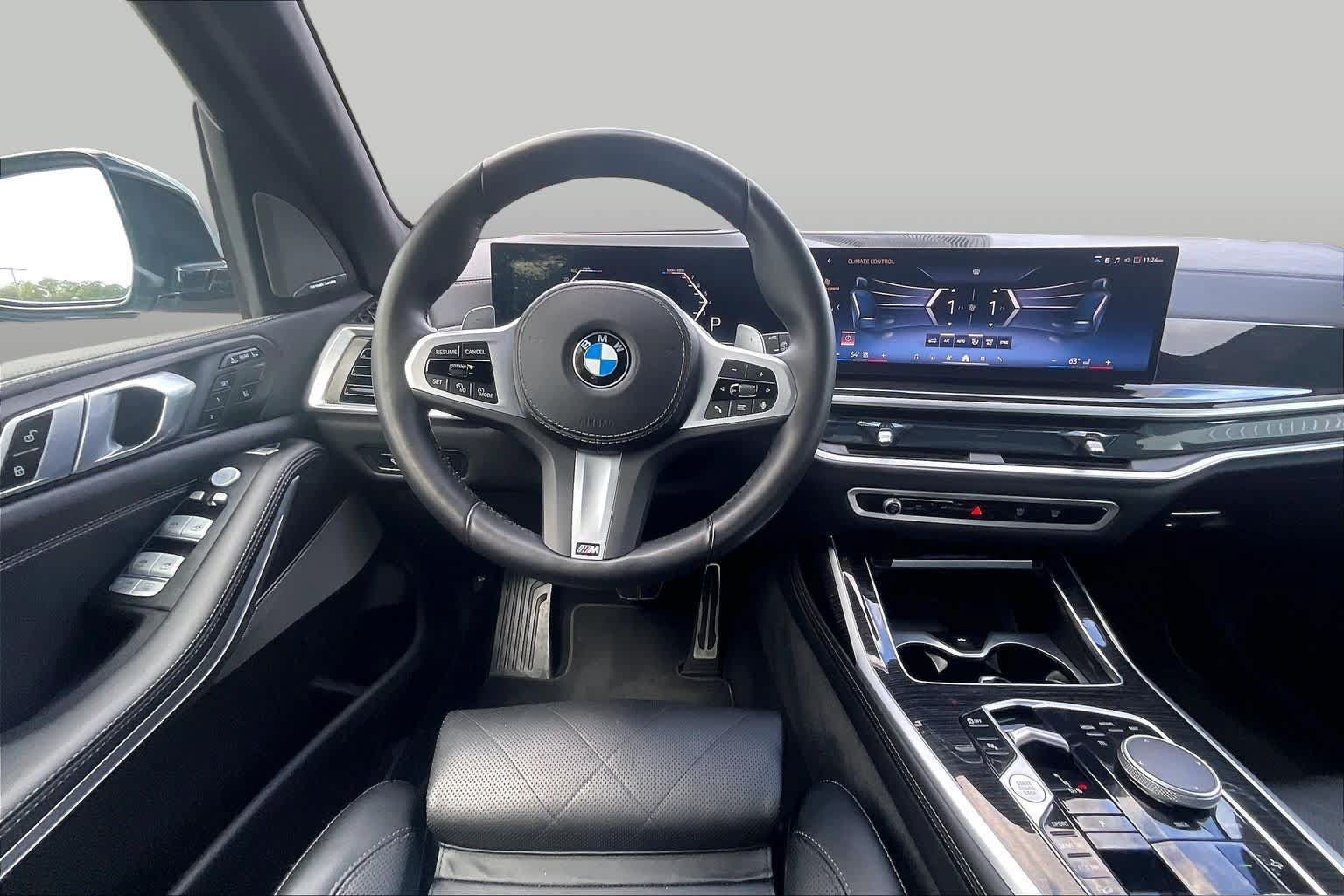Used 2025 BMW X7 xDrive40i w/ M Sport Package AWD/4WD image 5