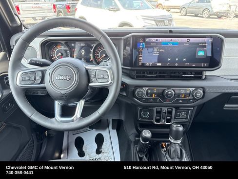 Used 2026 Jeep Wrangler Unlimited Sahara AWD/4WD image 16