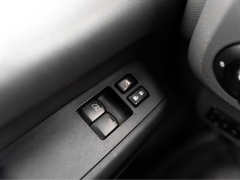 Used 2020 Nissan NV 2500 SV image 13
