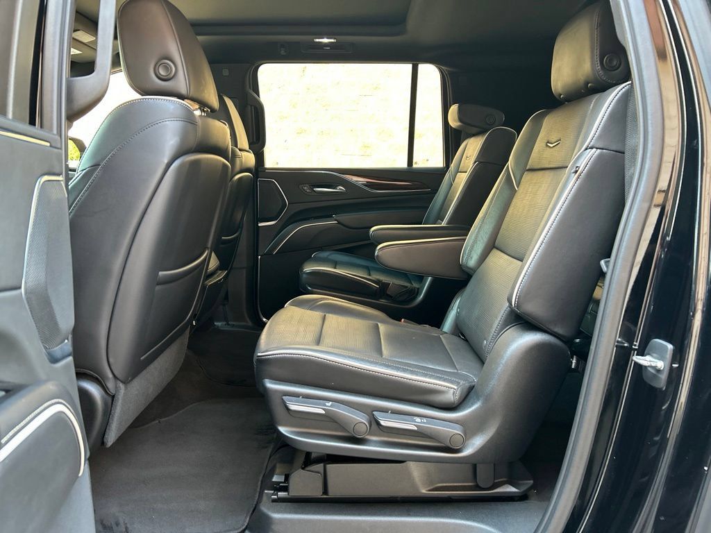 Used 2023 Cadillac Escalade ESV Premium Luxury RWD image 23