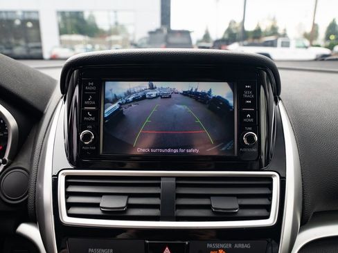 Used 2019 Mitsubishi Eclipse Cross ES image 15