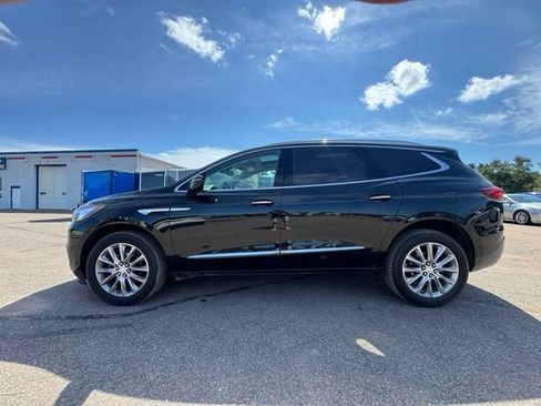 Used 2020 Buick Enclave Premium w/ Sun and Sites Package AWD/4WD image 4